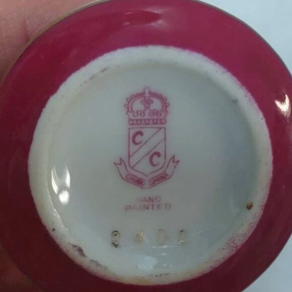 Vintage Limoges Porcelain Vases Burgundy Circa 1970's La Reine Hand Painted gift - Picture 3 of 9